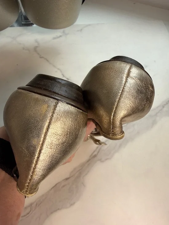 Salvatore Ferragamo Metallic Champagne Ballet Flats with Bow - Picture 6 of 6